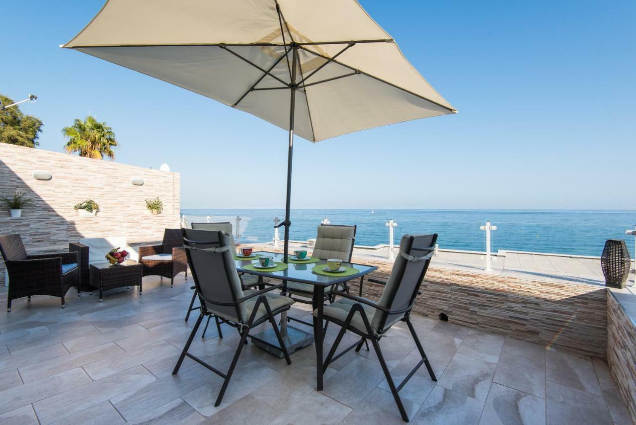 Seashore Bungalow Stunning 토레몰리노스 외부 사진